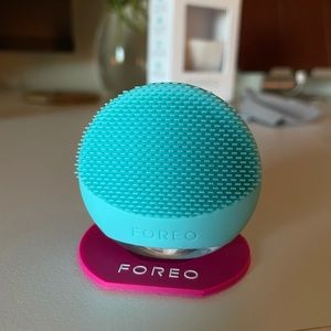 FOREO Luna Go - Cleansing & Anti-Aging Skincare Device